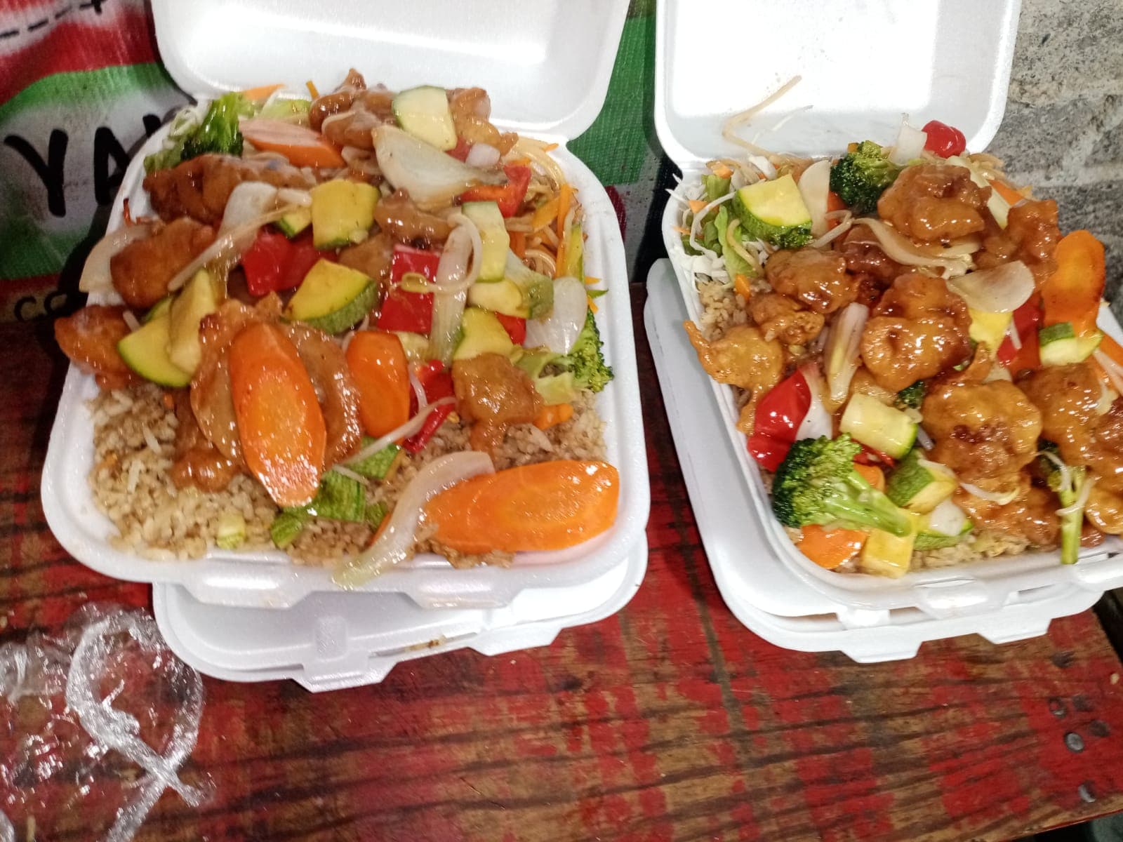 COMBO POLLO AGRIDULCE + TORI ROLL + REFRESCO