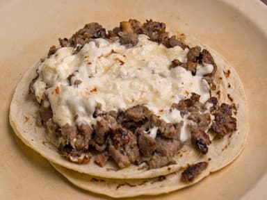 Taquitos de Chuleta con Queso