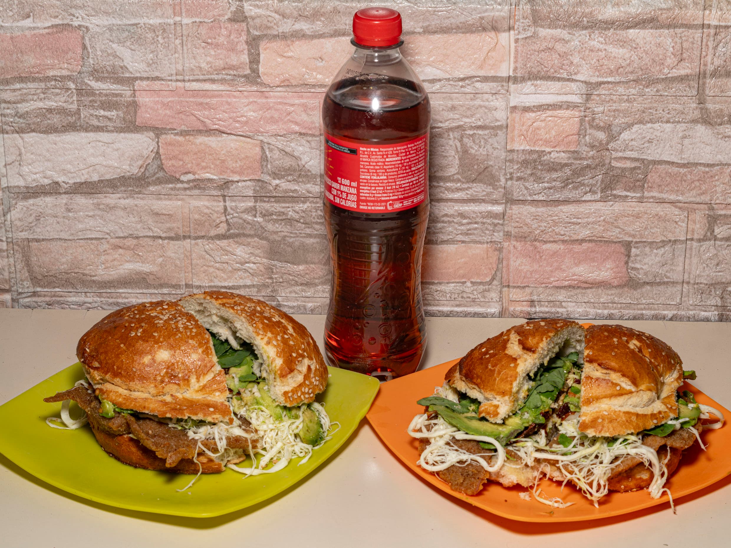 2 CEMITAS MEDIANAS + REFRESCO