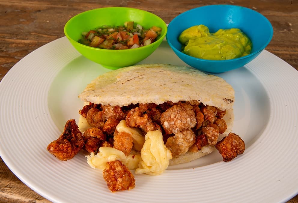 Combo - Pork Rind + Acompañamiento + Gaseosa 400ml