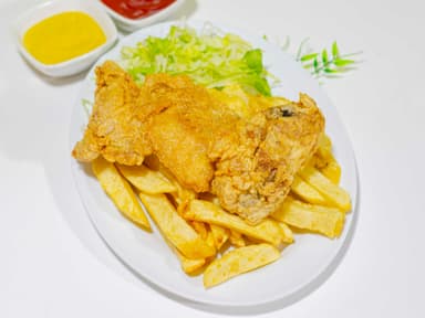 Pecho Broaster y Papas Fritas