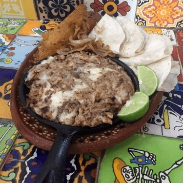 Queso Fundido con Carne