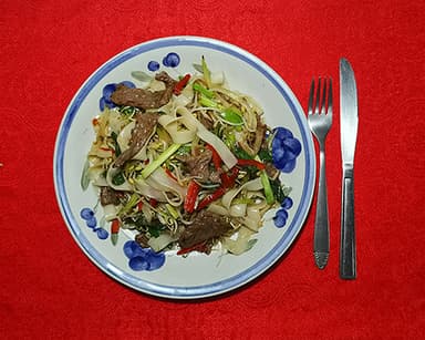 45 - Sa Ho Fan Seco con Carne de Res y Verduras