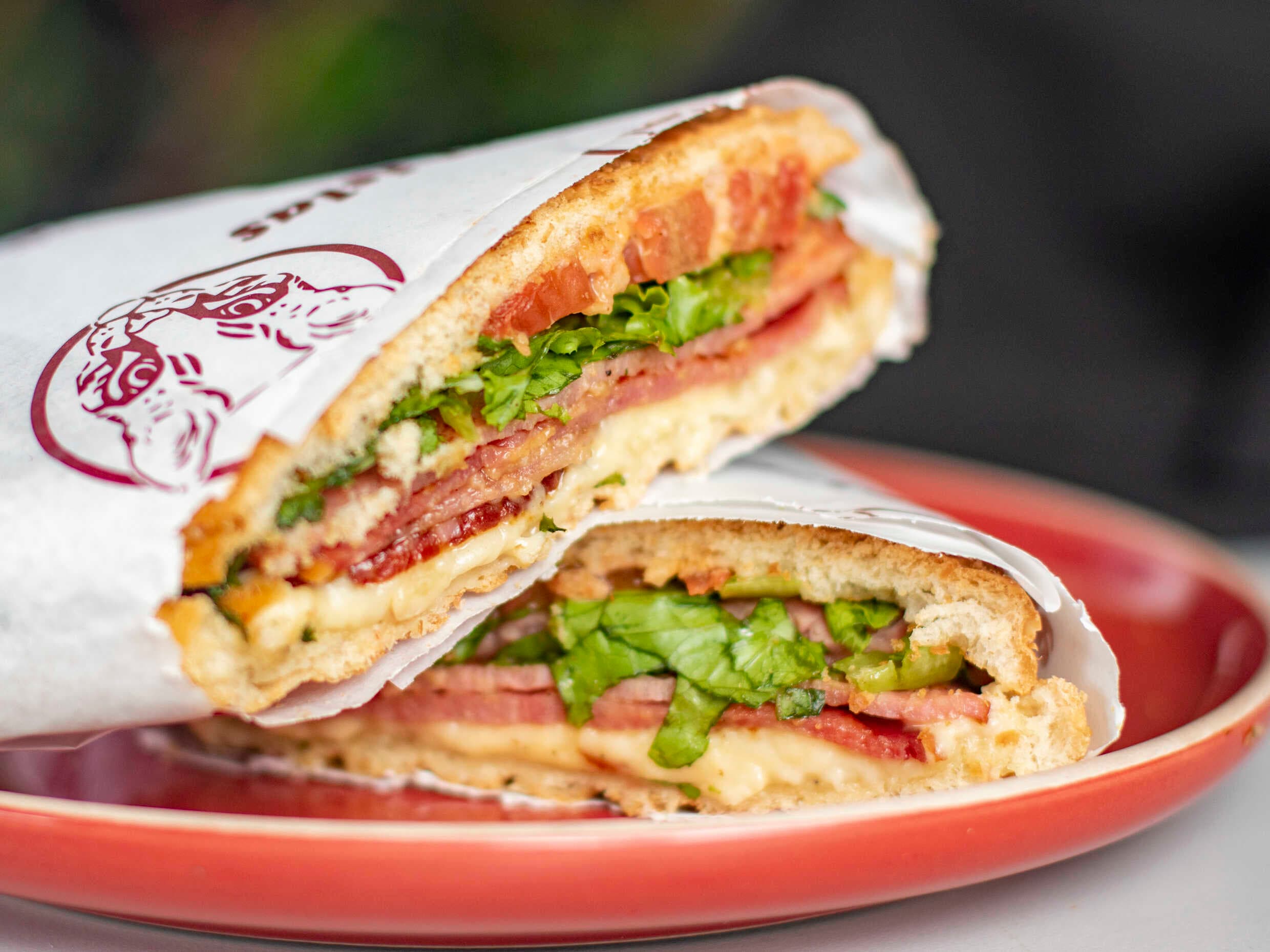 Sandwich Mano de Piedra