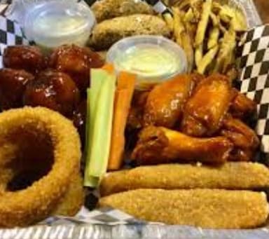 6 alitas🍟🍗😋