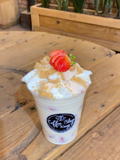 Fresas con Crema y Pay de Queso Grandes