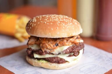 Hamburguesa Super Tanausu Combo
