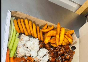 COMBO #3 DE BONELESS CON PAPAS O AROS