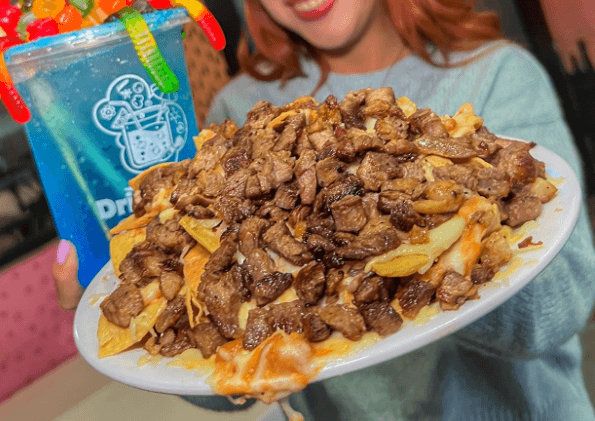 Papas con Queso y Carne