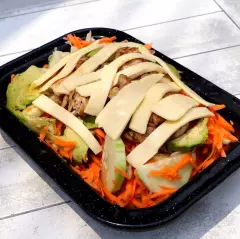 Ensalada de Hipo Pollo (Pechuga Marinada).