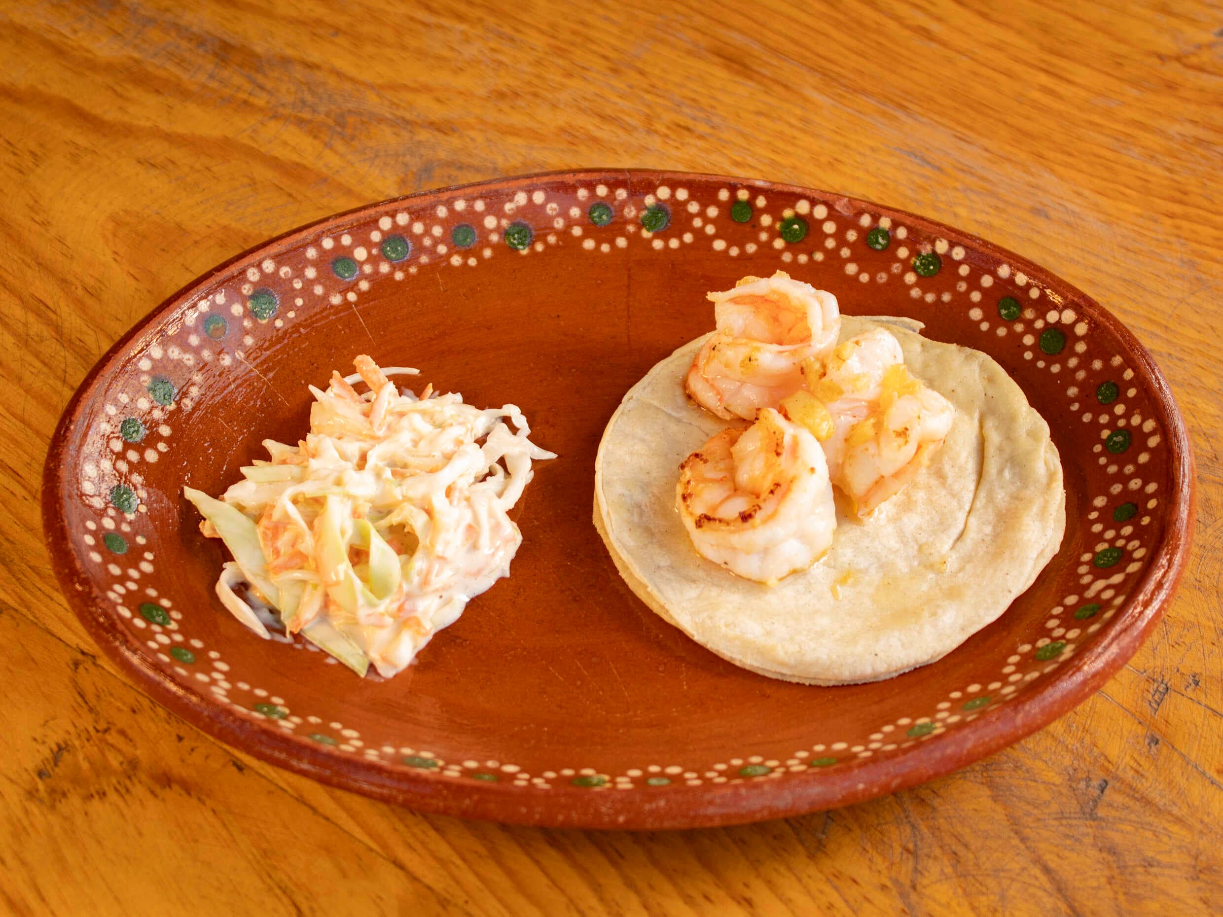 TACO DE CAMARON AL AJO