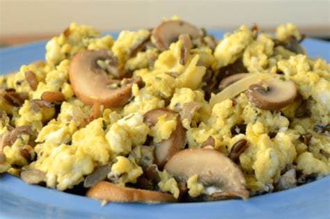 Desayuno Huevo con Champiñones