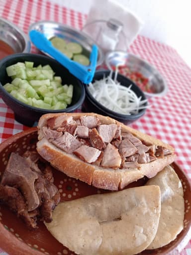 Torta Ahogada de Carne