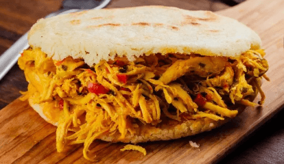Arepa con Pollo