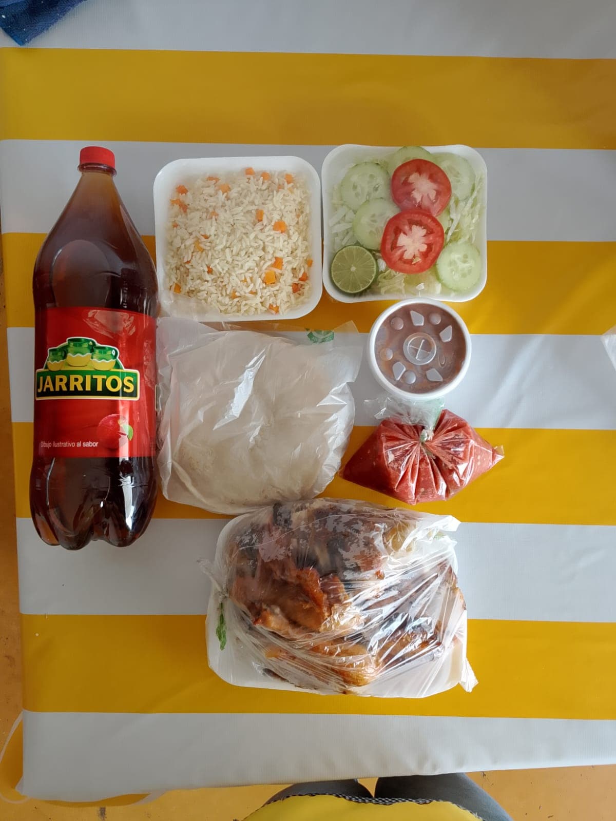Medio Pollo 4 Complementos+ Refresco
