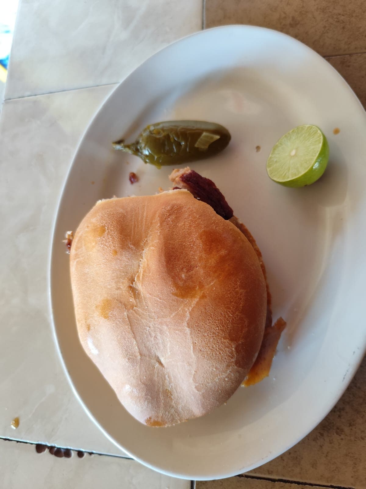 Torta de Carnitas Cuerito