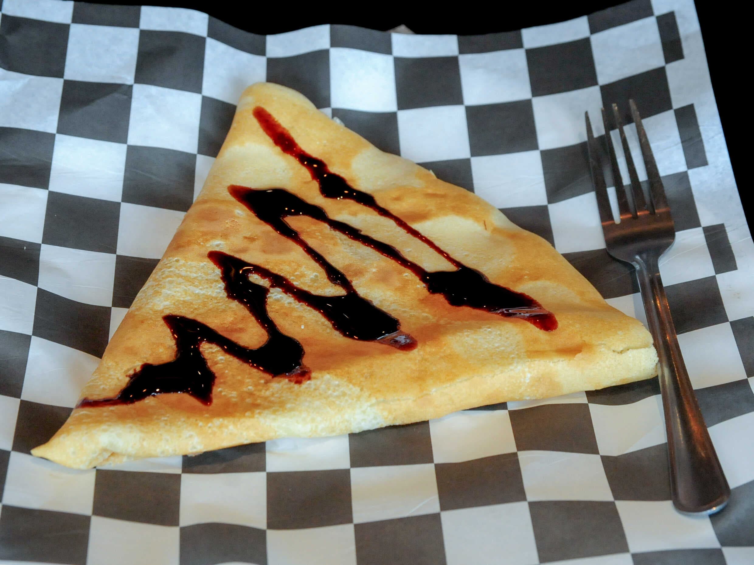 Crepa de Mermelada de Fresa con Queso Philadelphia