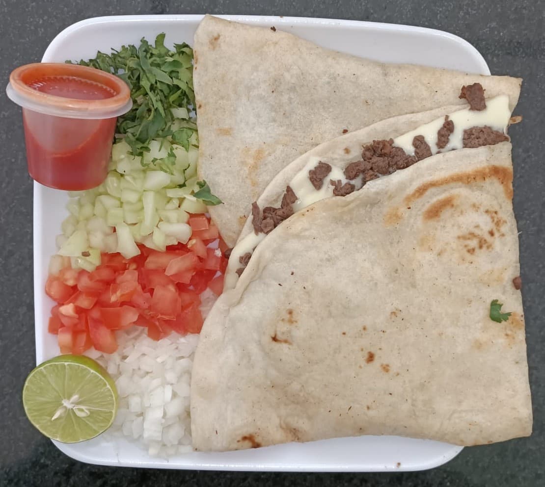 Montado Grande con Bistec.