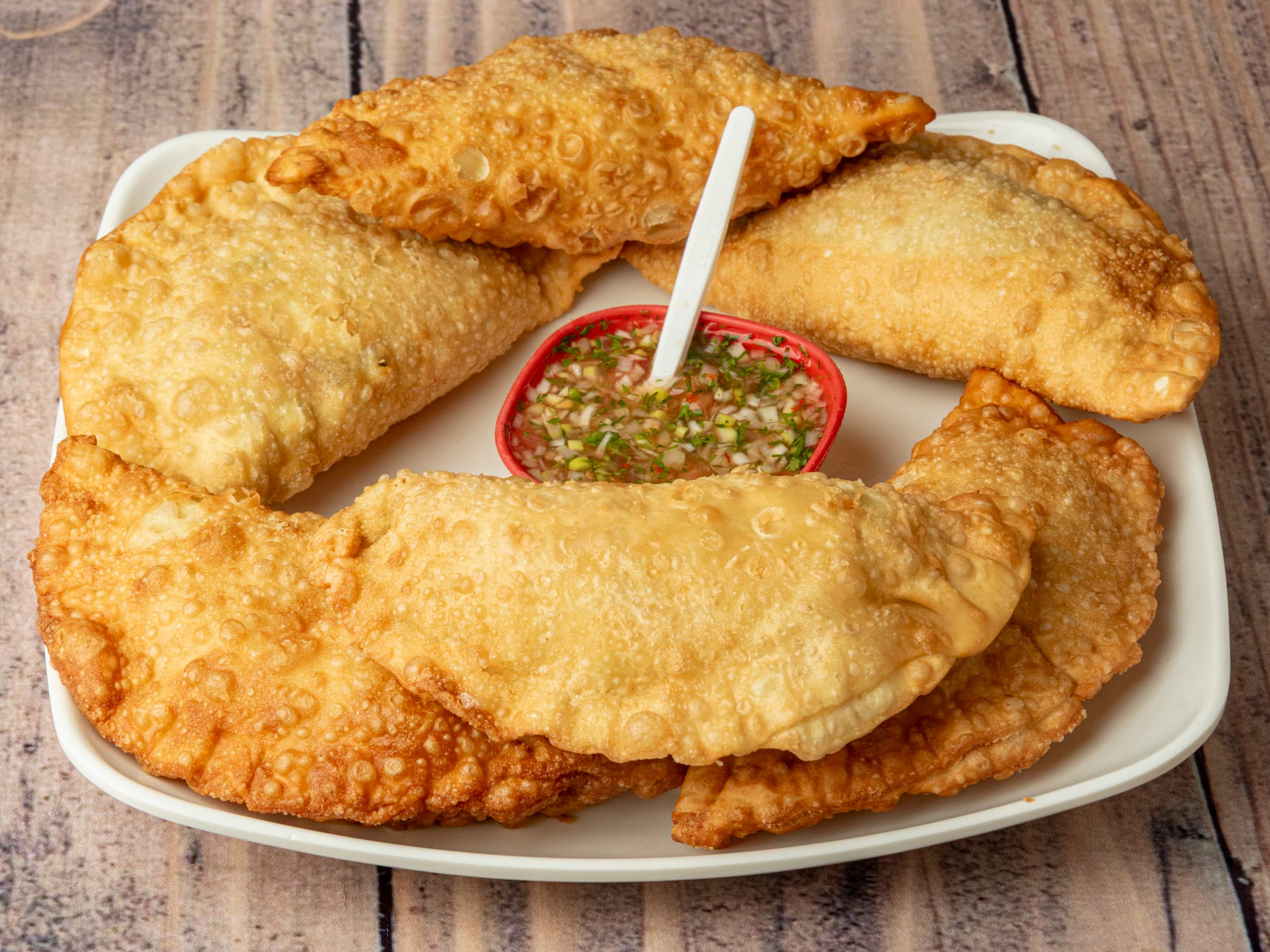 Empanadas  compra 5 lleva  6