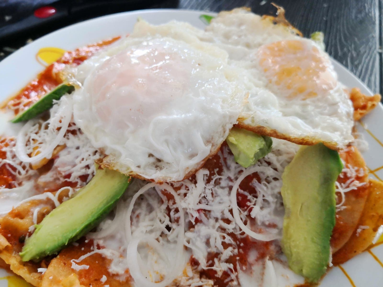 Chilaquiles con Huevo Estrellado