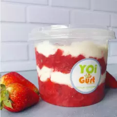 Yogurt Griego con Mermelada de Fresa 9 oz
