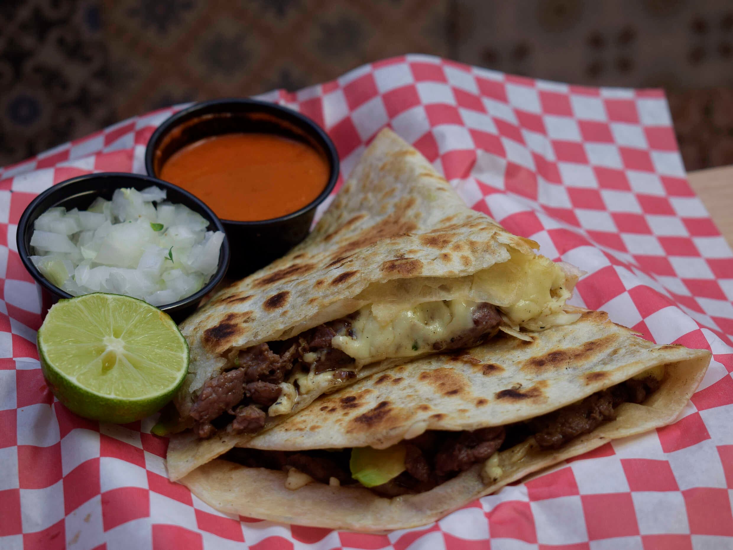 Quesadilla con Bistec.