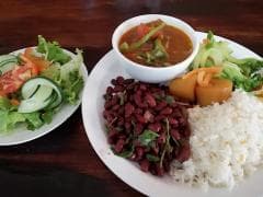 Casado Pollo Caribe más Postre, Entrada y Bebida