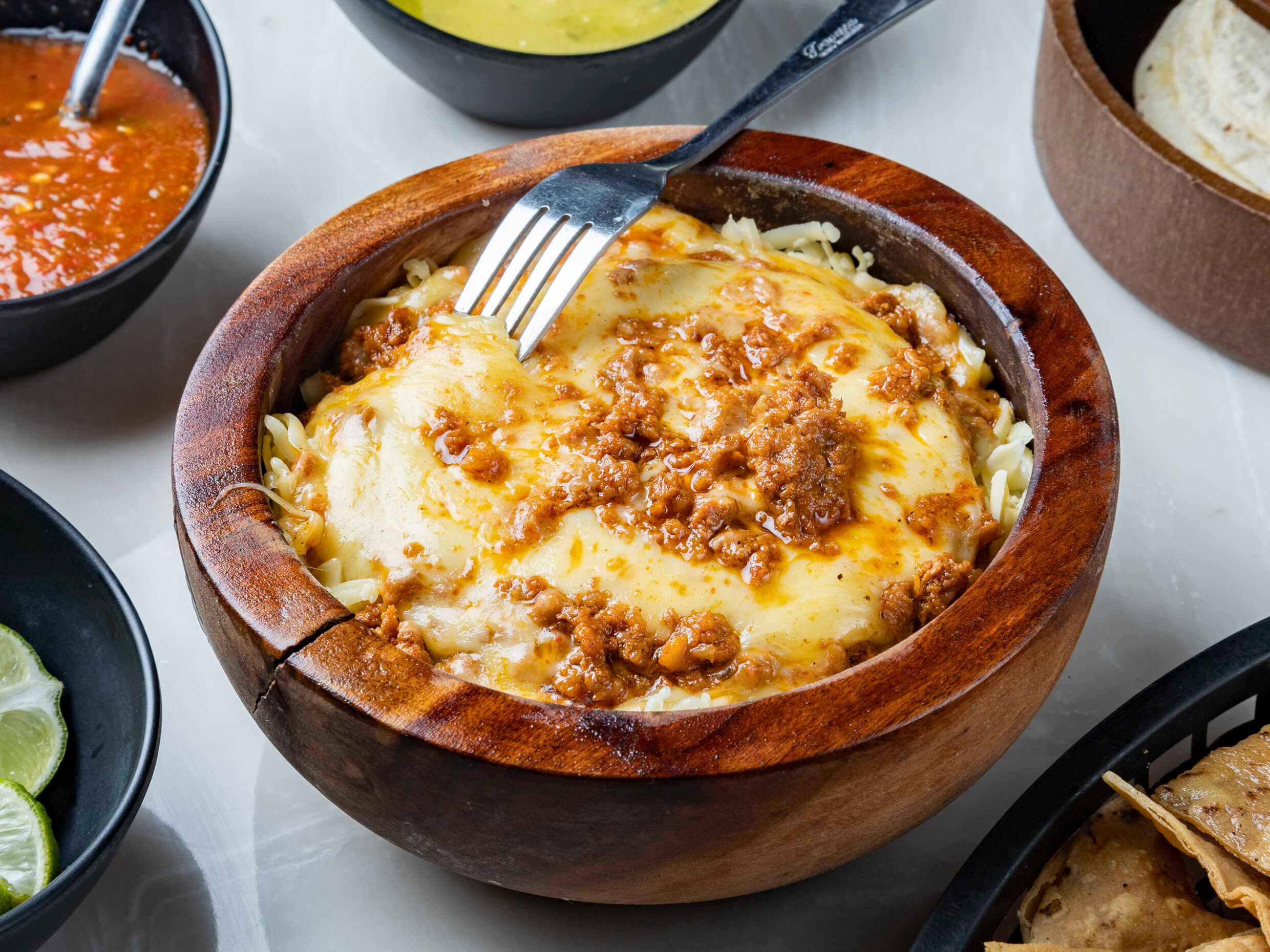 Queso flameado
