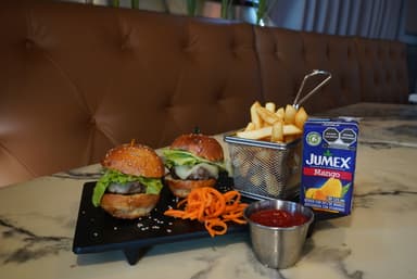Kombo Hamburguesitas con Papas