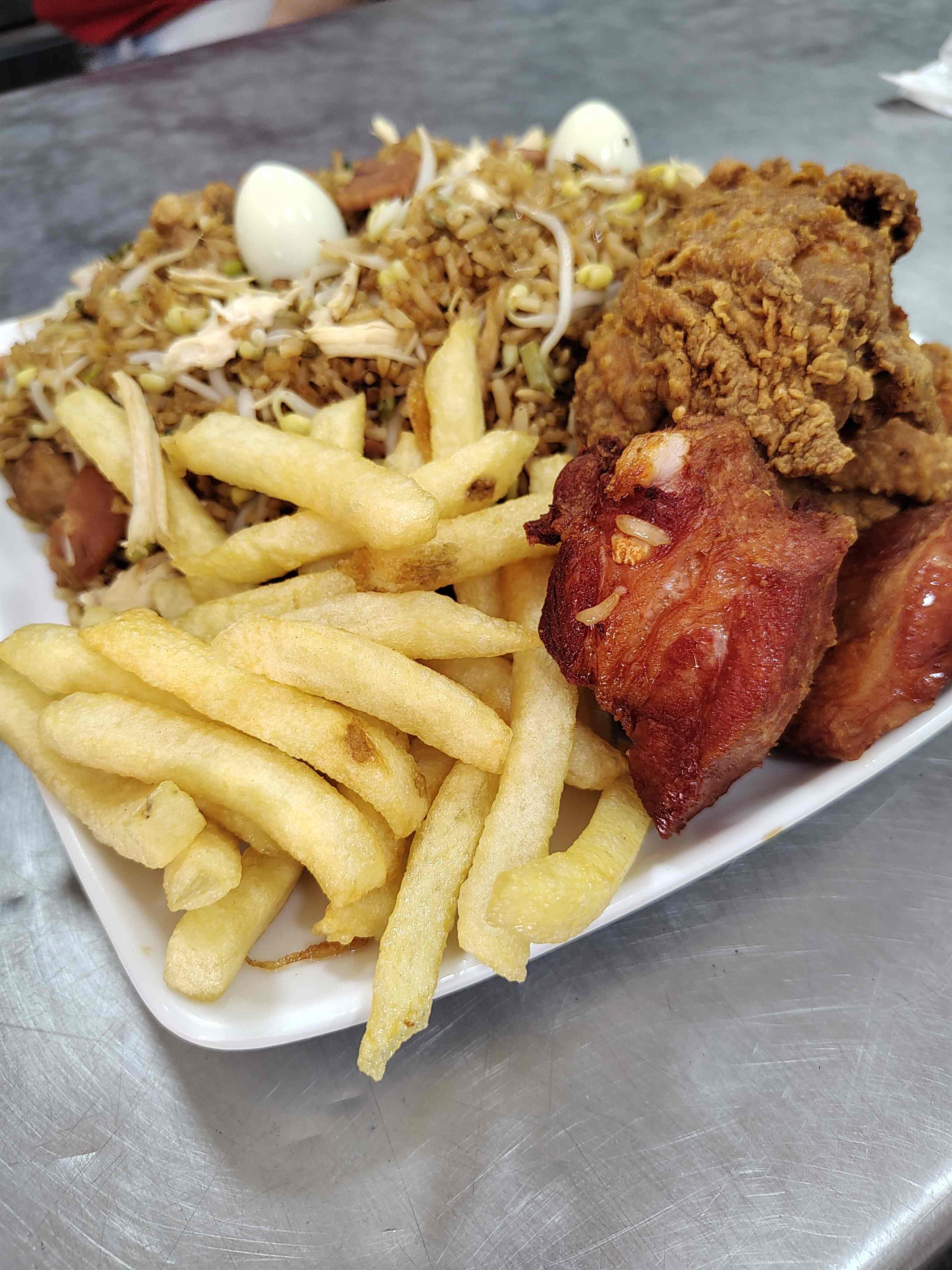 Combo Arroz Chino con Pierna Pernil