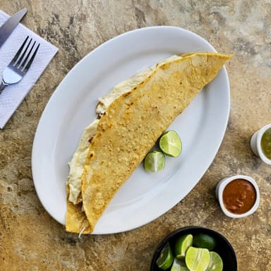 Quesadilla con Chicharrón