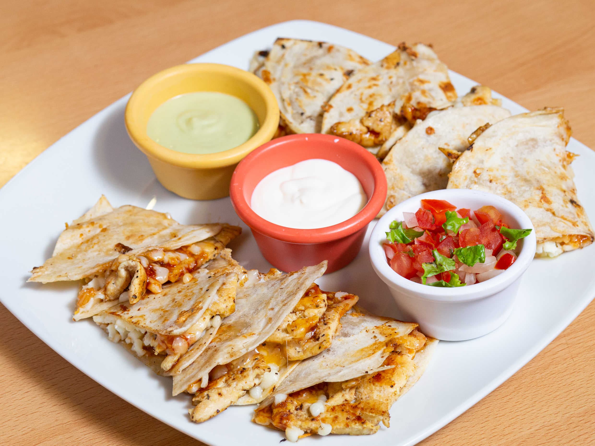 Pack 5: Chicken Fajitas Quesadillas + Bebida
