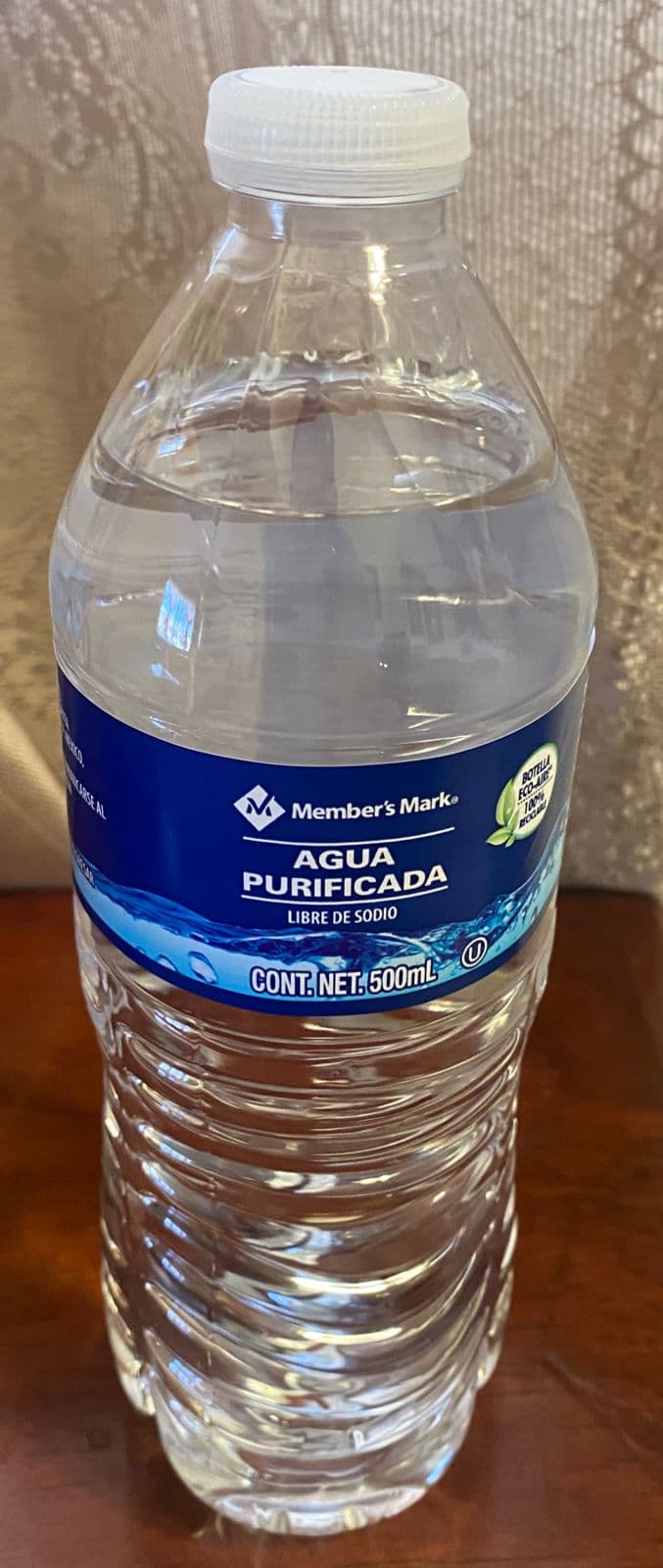 1/2 litro de agua natural