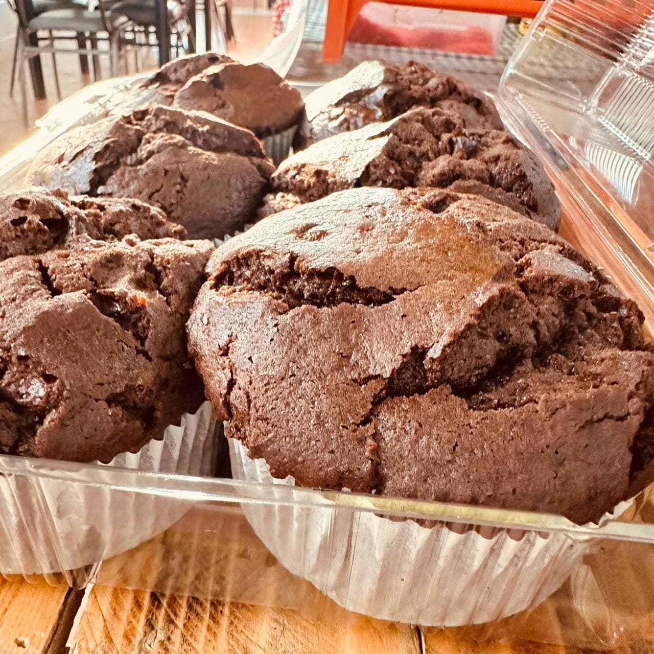 Muffin extra grande de chocolate aprox 300 gramos