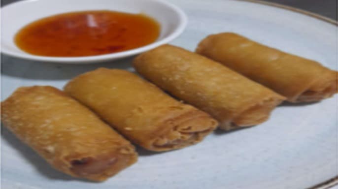 Mini Lumpias de Vegetales y Pollo 4 uds