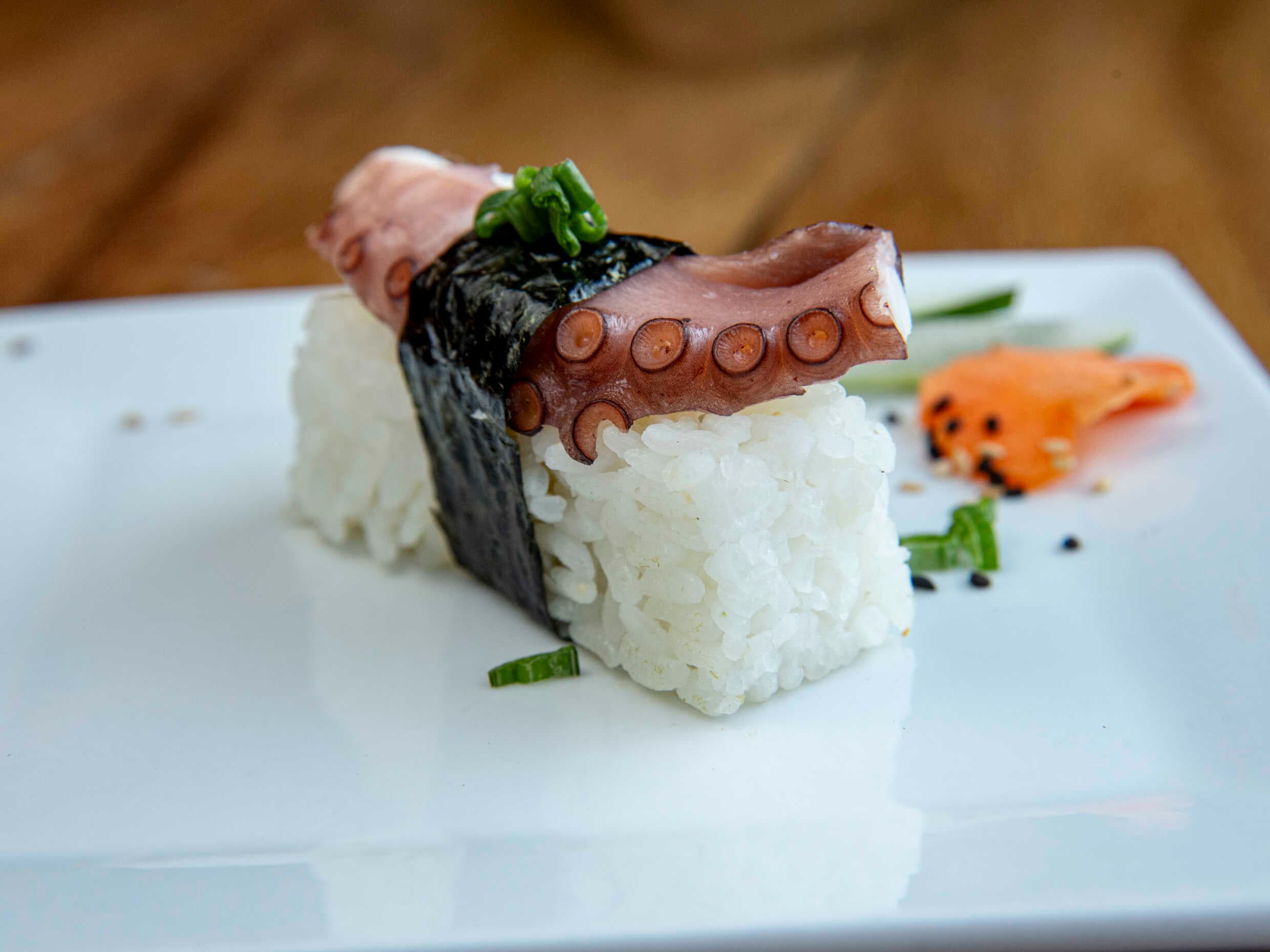Nigiri Tako