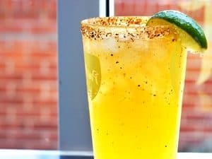 Michelada Maracuya