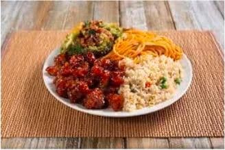 COMBO ARROZ O ESPAGUETTI + 1 GUISO