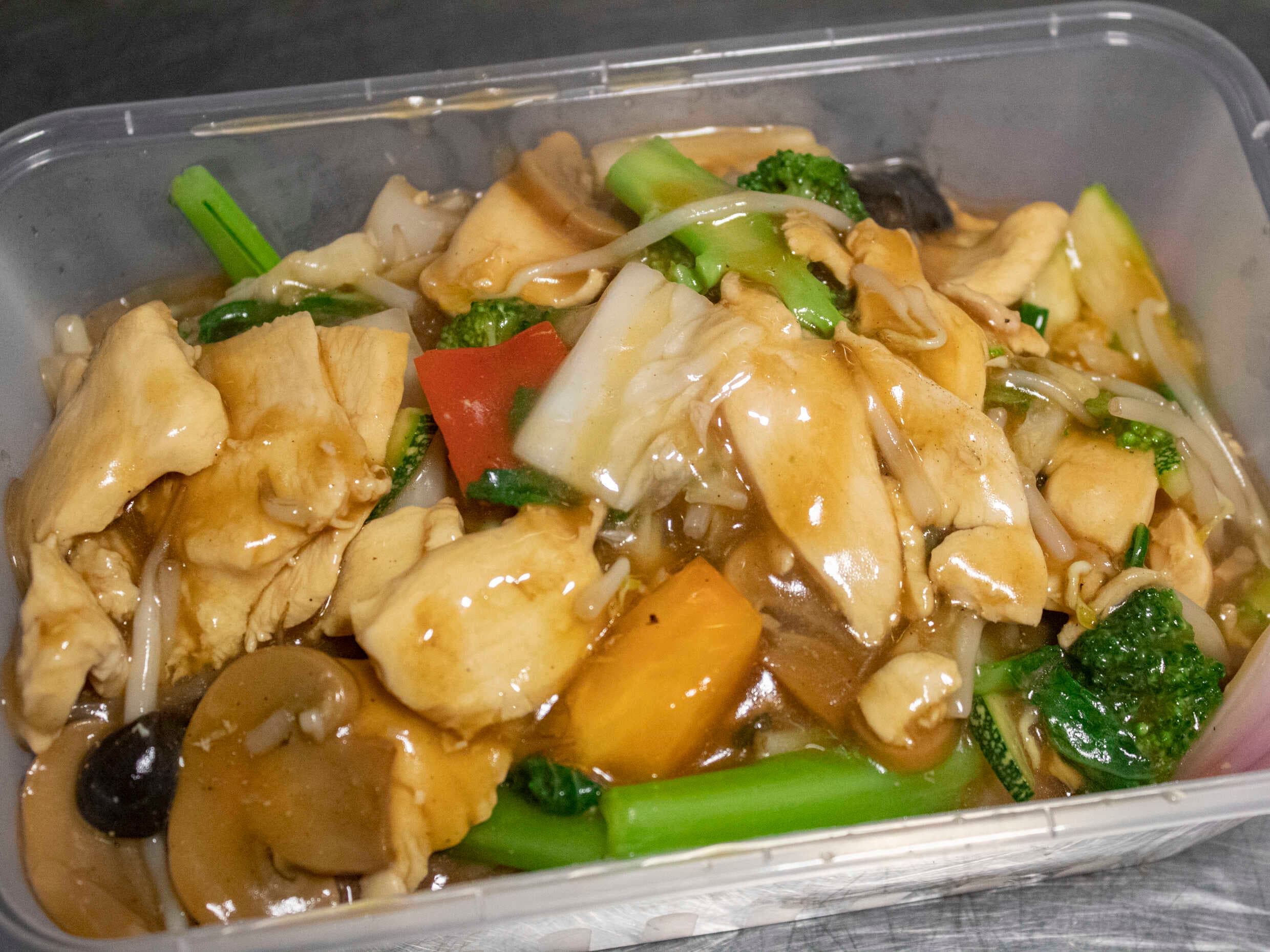 Tallarín con Pollo