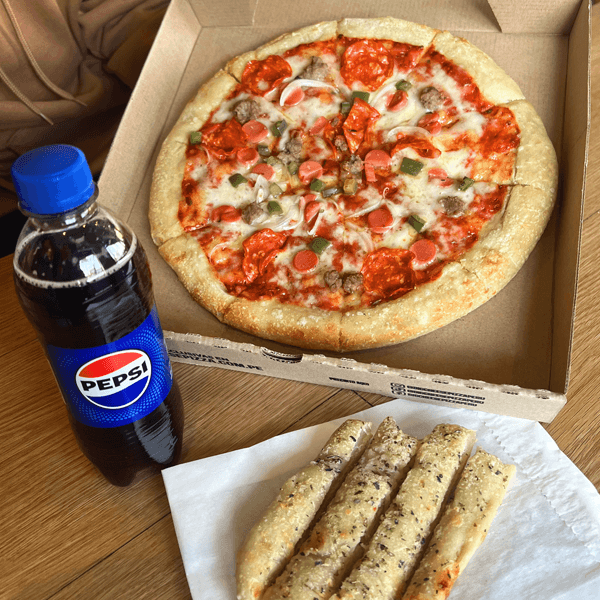 Suprema Deluxe, Breadsticks y Pepsi 355 ml