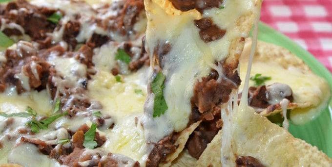 Pizza mitad peperoni mitad mexicana g
