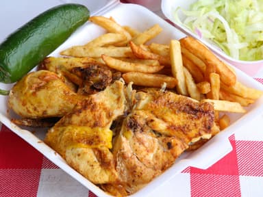 1/2 Pollo Asado BBQ con Papas