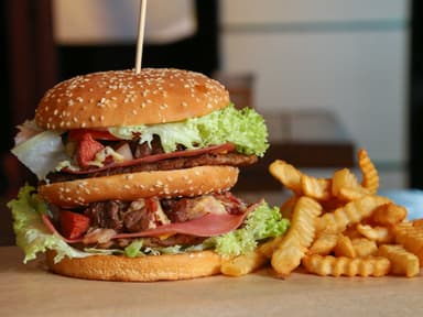 Llena Tontos Burguer