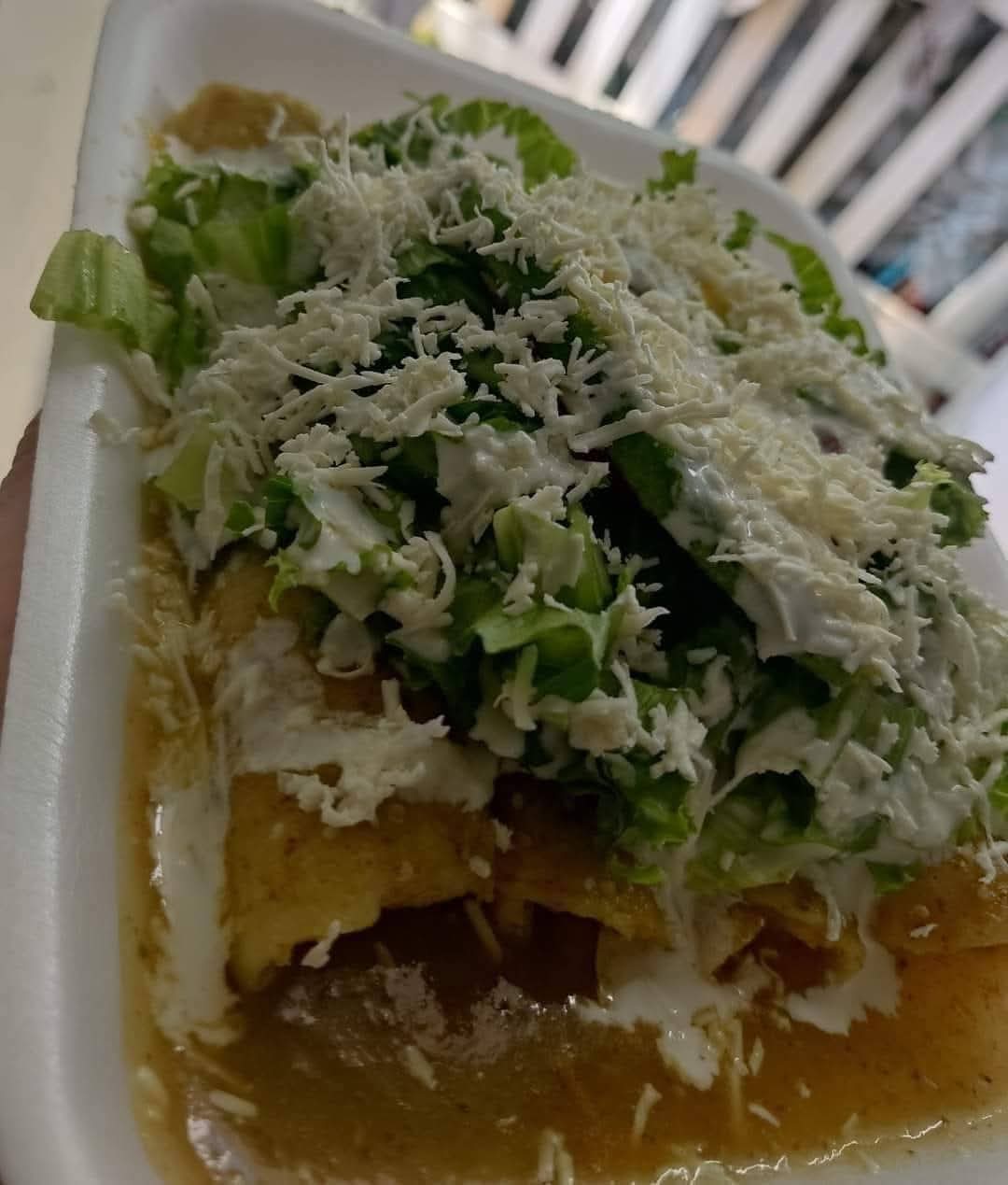 Enchiladas Verdes de Pollo 4 Piezas