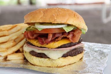 Hamburguesa de Boneless con Papas