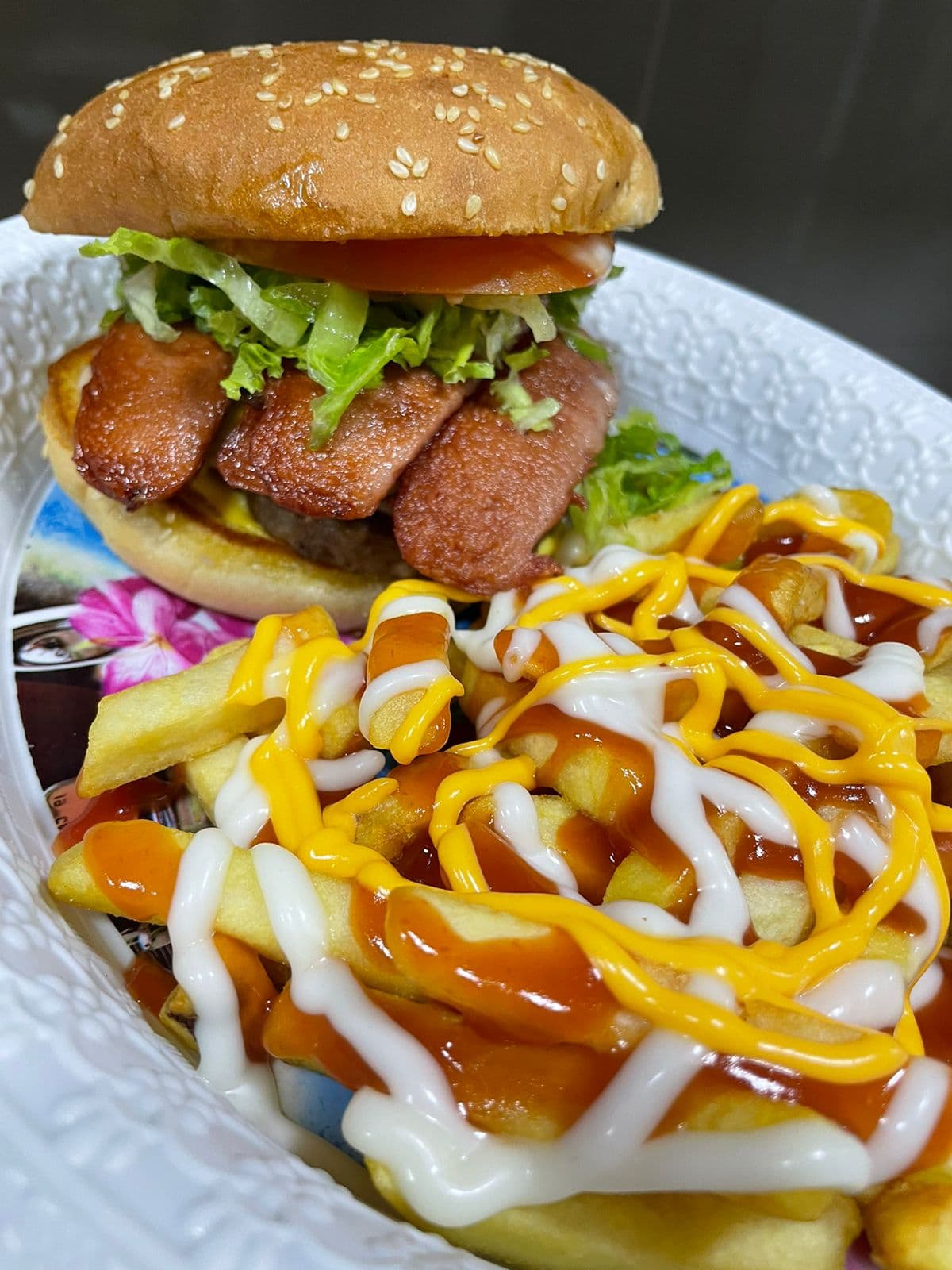 Salchiburguer + Papas Fritas
