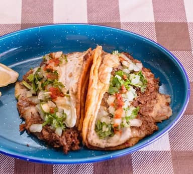 Quesataco de Lengua de Res.