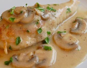 Filete de Pollo a la Crema con Champiñones