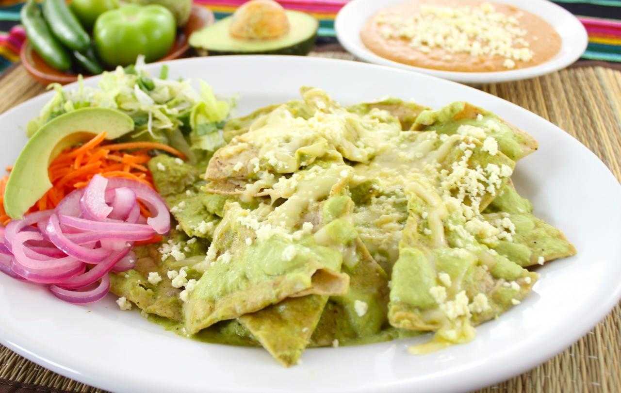 Chilaquiles Verdes Con Pollo