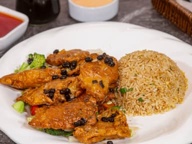 Pescado con Tausi más Chaufa
